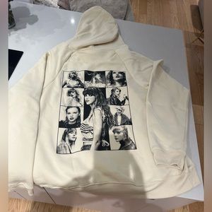 Eras Tour Merch Sweatshirt 2XL